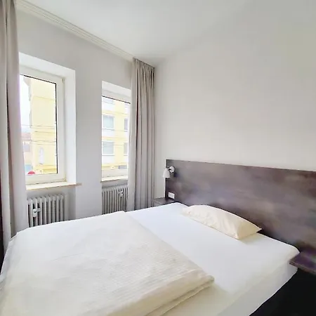 Zimmervermietung Sanderstrasse Lejlighed *