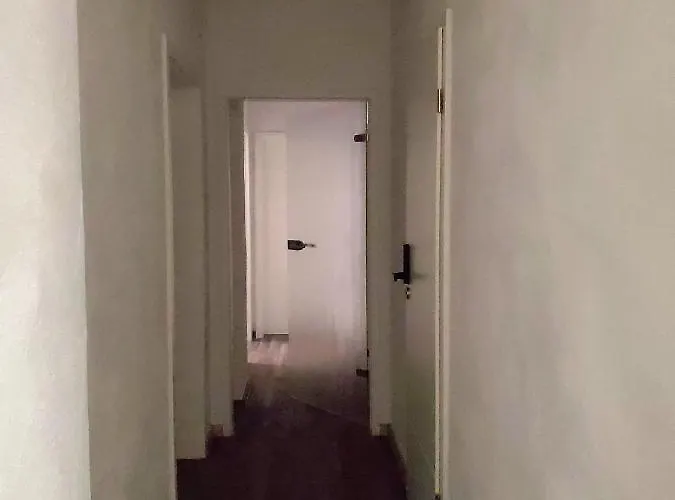 Zimmervermietung Sanderstrasse Lejlighed *